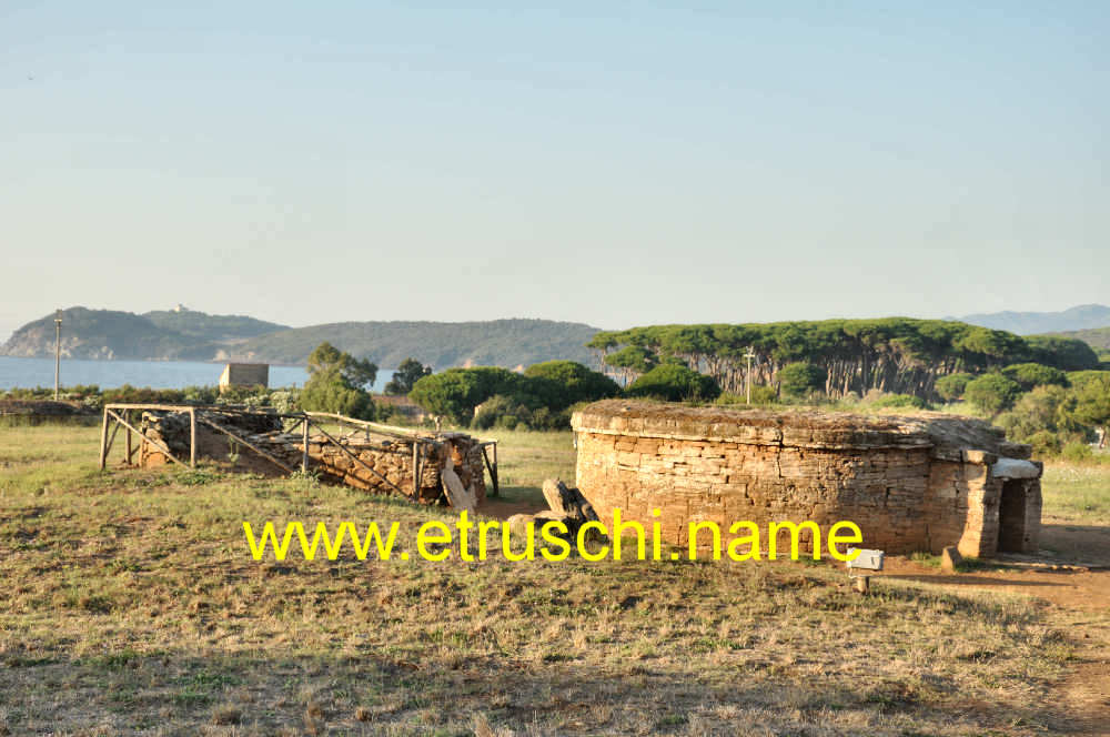 Necropoli San Cerbone la Tomba delle Pissidi cilindriche