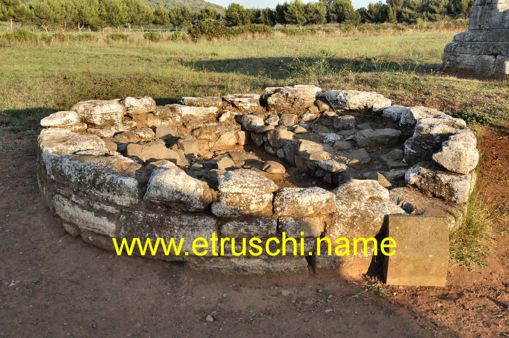 Tomba del balsamario a testa di guerriero